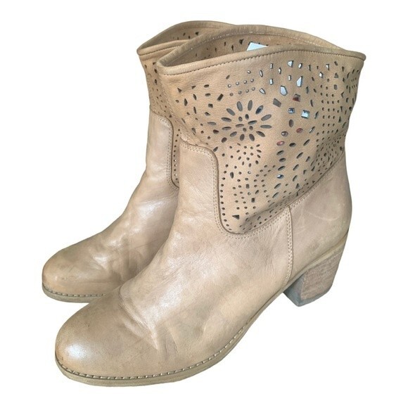 Crown Vintage Perforated Laser Cut Leather Ankle Boots Women's Size 9.5 Western - Picture 2 of 12